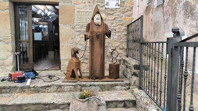 Escultura de Monje Benedictino