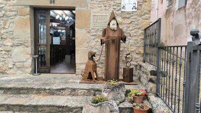 Escultura de Monje Benedictino