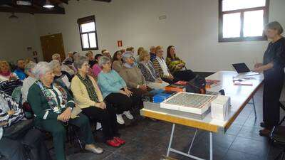 PRESENTACION DE LAS NOVELAS DE TXARO BEGUÉ TORRES