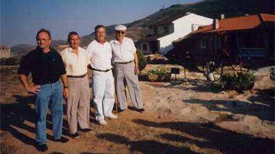 Pedro y Martín junto a Pedro, padre, y Eugenio dos de los labradores homenajeados