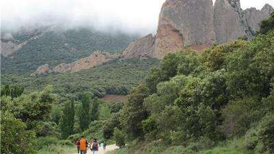 POR LAS FUENTES DE LA PEÑA DEL ANILLO A CODÉS