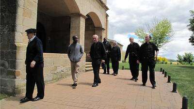 EL ARCIPESTRE DE PAMPLONA-MONREAL VISITA EL MONASTERIO