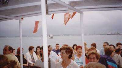 09 Después de la comida, el paseo en barco. Los de Azuelo en barco -Quién lo iba a decir- La próxima vez será en globo -Ya lo veréis-