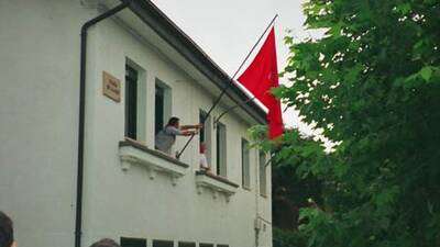 Este año en Fiestas de Agosto se izó por primera vez en la historia la bandera de Azuelo desde el Ayuntamiento