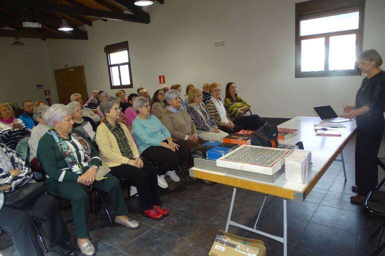 PRESENTACION DE LAS NOVELAS DE TXARO BEGUÉ TORRES