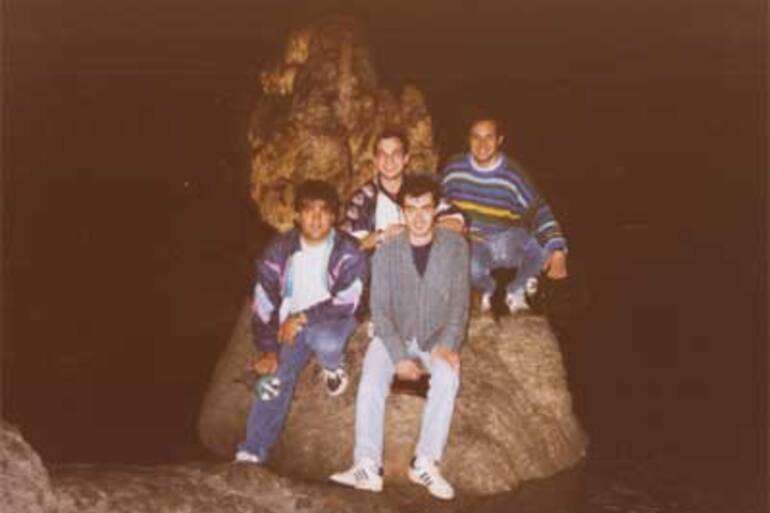 Interior de la Sima, dispone de un gran lago, con las aguas muy claras y muy frías,según nos dicen Alberto, Jorge, Juan Diego y Sergio